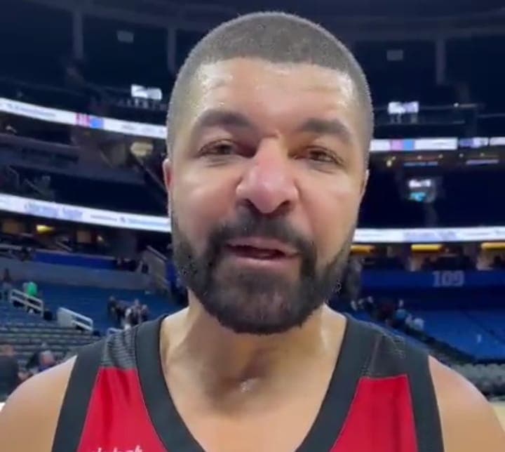 Olivinha fica emotivo após enfrentar time da NBA