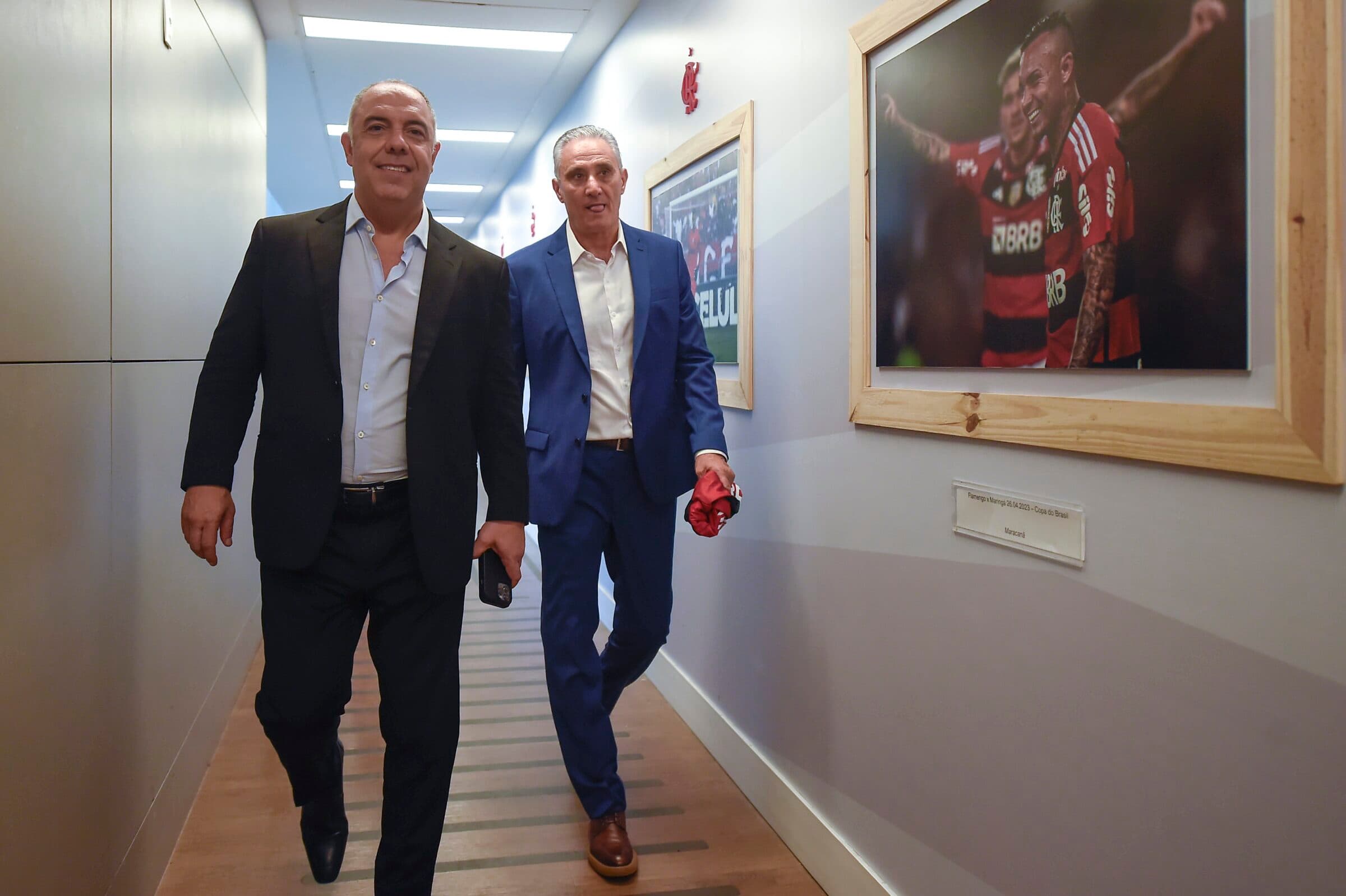 Veja como foi o primeiro dia de Tite, novo treinador do Flamengo, no Ninho do Urubu; técnico esbanjou simpatia ao conhecer CT