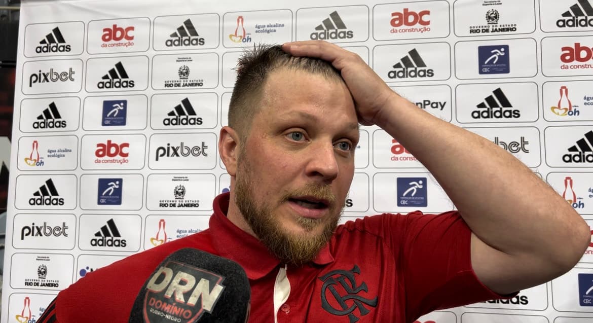 Gustavo De Conti faz revelação surreal sobre pré-temporada do Flamengo: 'Ficamos de mãos atadas'