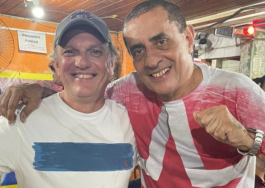 Mauro Cezar Pereira e Claudio Cruz, fundador da Raça Rubro-Negra em 1977