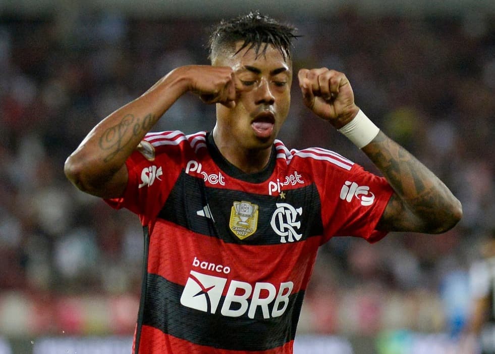 Momento em que Bruno Henrique faz gesto do chororô em provocação ao Botafogo em vitória do Flamengo e dá início a derrocada do rival