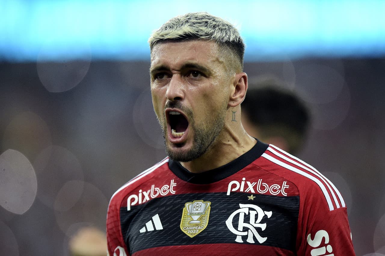 Arrascaeta comemora gol contra o Fortaleza; veja todas as informações sobre os próximos jogos do Flamengo