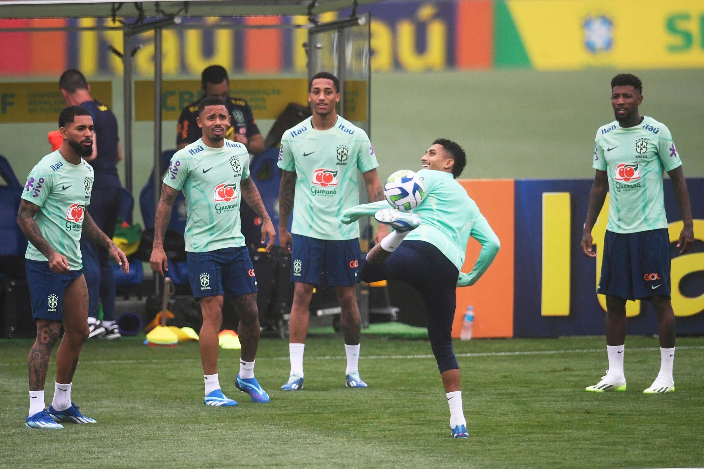 Brasil e Argentina se enfrentam nesta quinta (16), pelas Eliminatórias da Copa do Mundo; veja onde assistir ao vivo