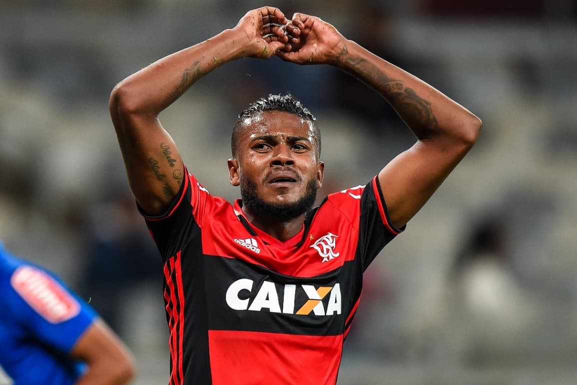 Marcelo Cirino lamenta lance em Flamengo x Cruzeiro, pelo Brasileirão 2016