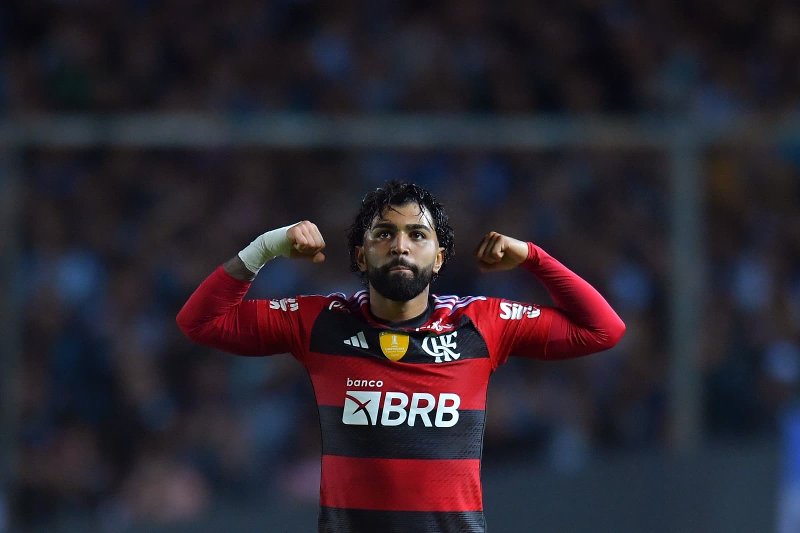 Gabriel Barbosa, do Flamengo, comemora após marcar o primeiro gol do time na Copa CONMEBOL Libertadores 2023