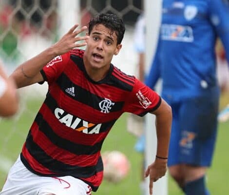 Lucas Freitas, ex-jóia do Flamengo, comemorando gol marcado