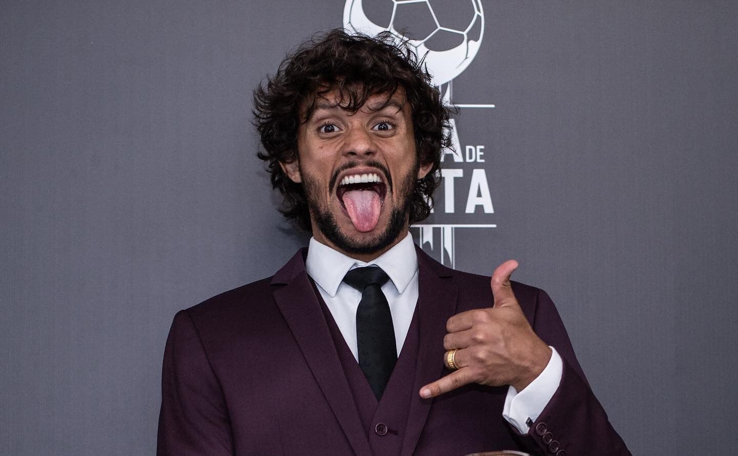 Gustavo Scarpa, alvo de Flamengo e Atlético-MG, no Prêmio Bola de Prata em 2022