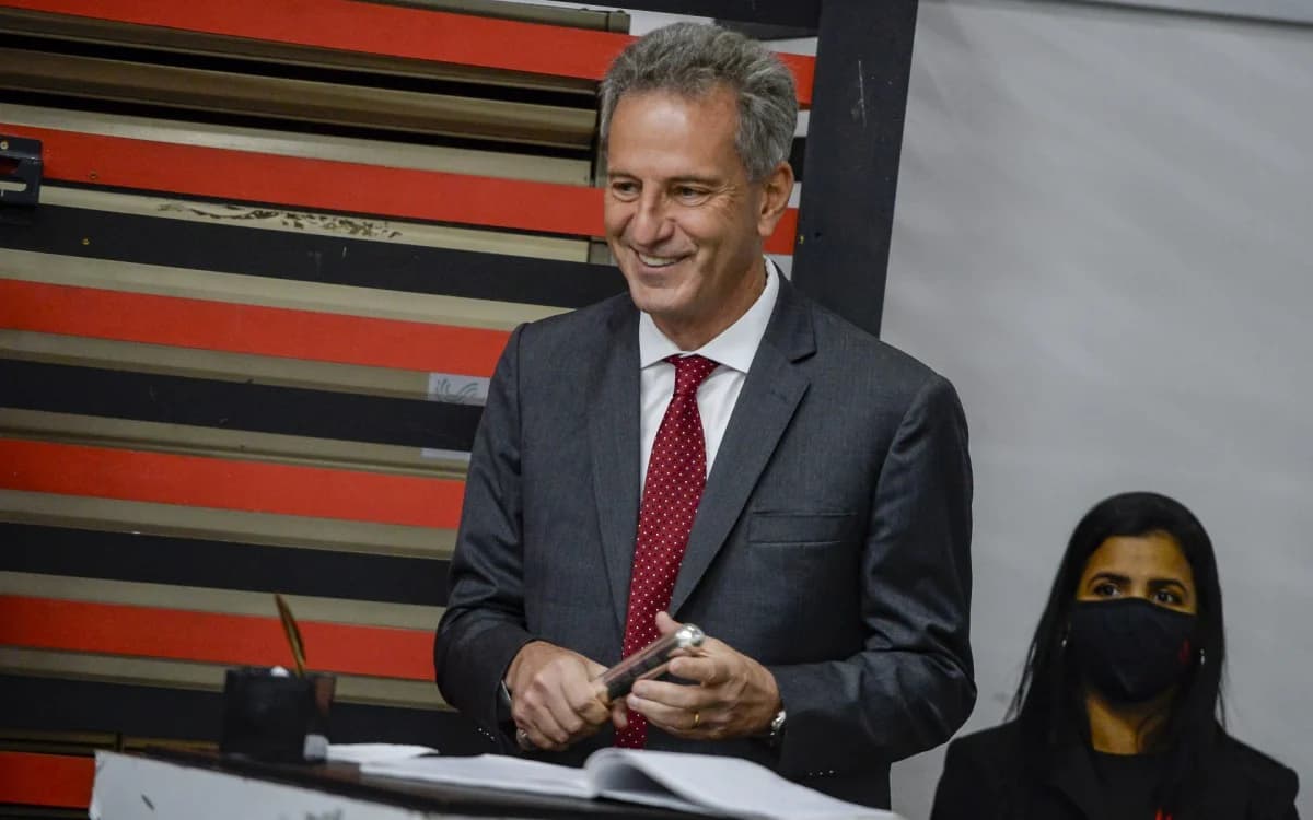 Oposição acusa Landim de usar estádio como pretexto para criar SAF e se perpetuar no poder no Flamengo; agora, ele admite que pode ter cargo