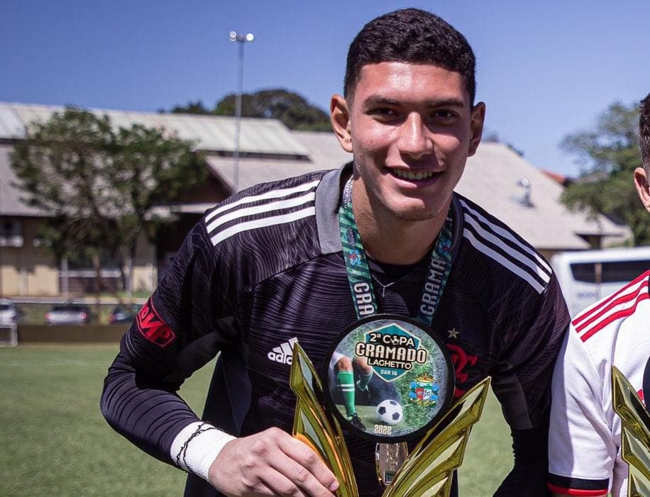 Caio Barone foi campeão da Copa Gramado pelo Flamengo