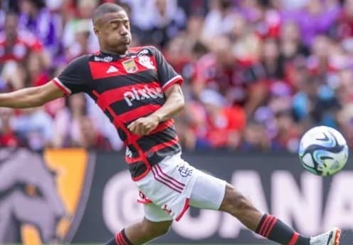 De La Cruz em dividida durante Flamengo x Orlando City