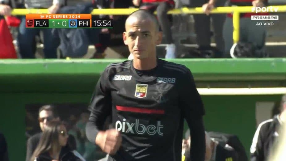 carbone, lateral do flamengo que foi titular nos eua