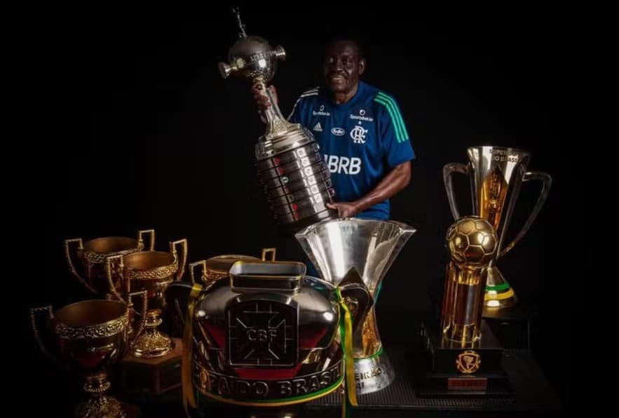 Denir, massagista do Flamengo, estava no clube há mais de 40 anos
