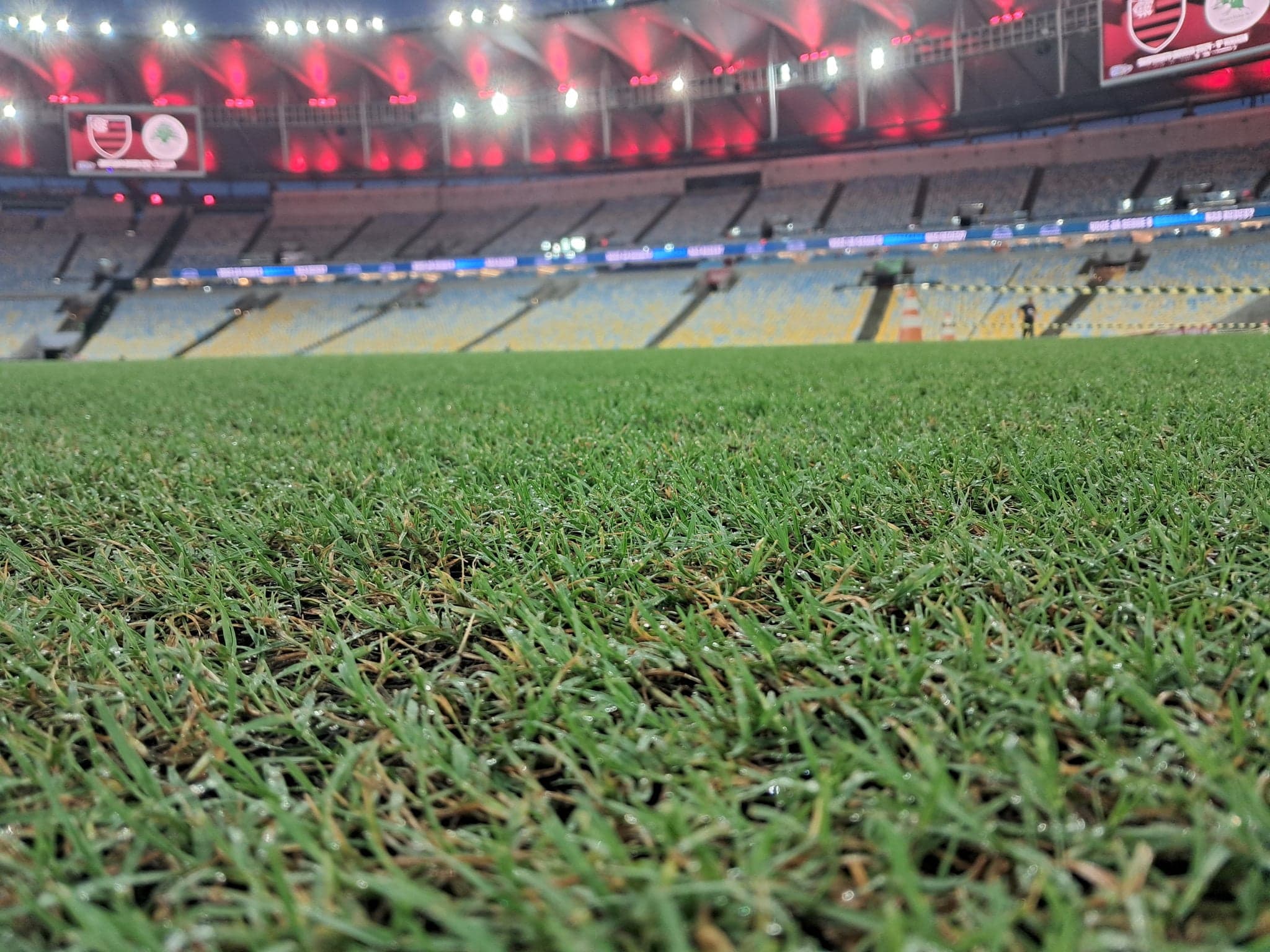 Campo do Maracanã vem sofrendo críticas