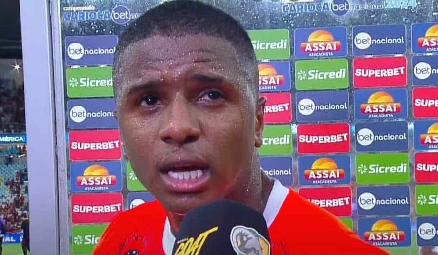Bill dá entrevista após Flamengo x Nova Iguaçu e fala de Carlinhos