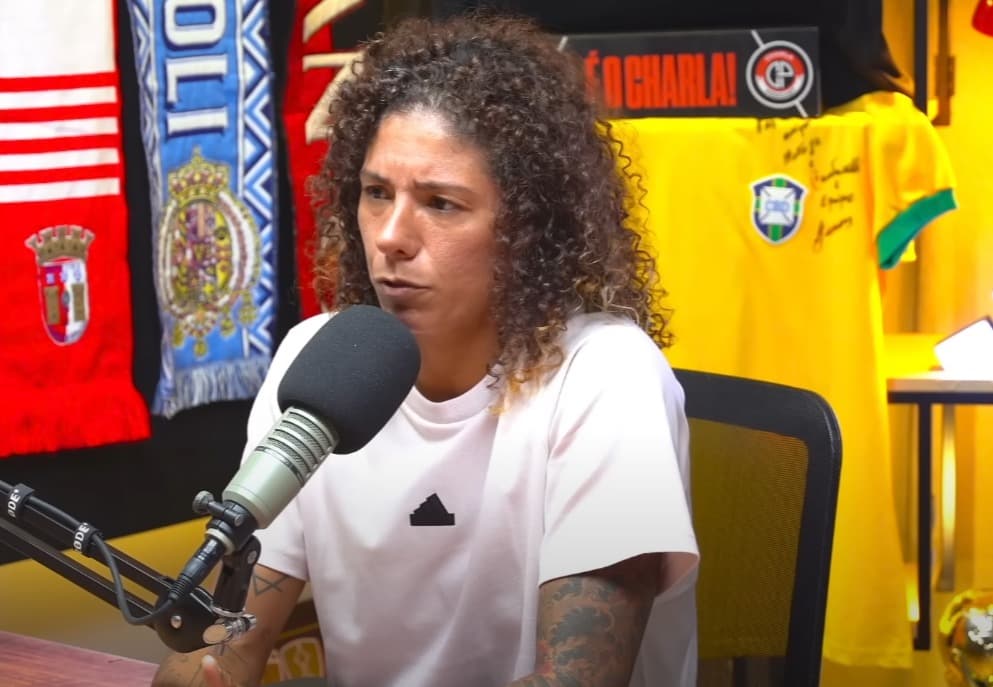 Cristiane em entrevista no Charla Podcast; atacante do Flamengo falou sobre agressividade nas arquibancadas do futebol feminino