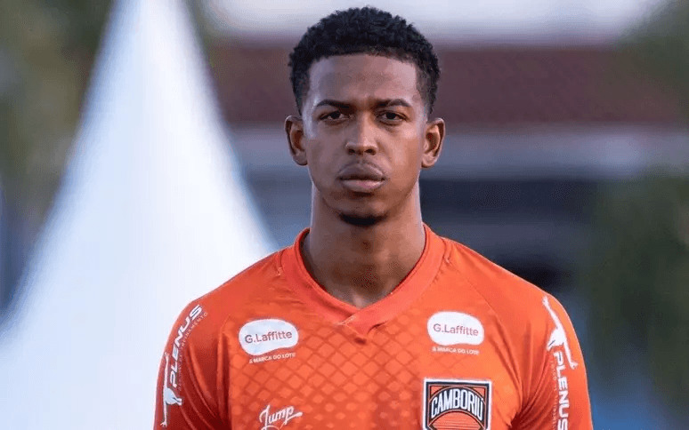 carlinhos pode ser opção para flamengo e atlético mg