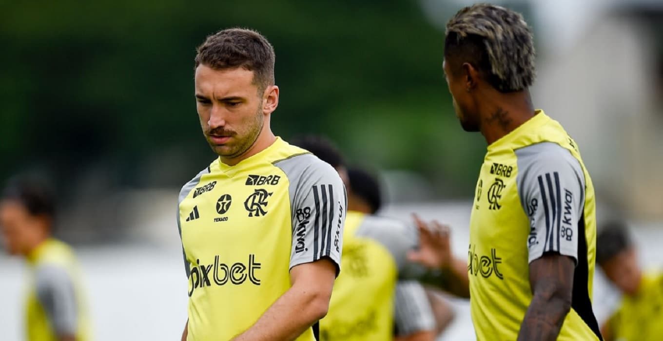 léo ortiz e bruno henrique em treino pelo flamengo