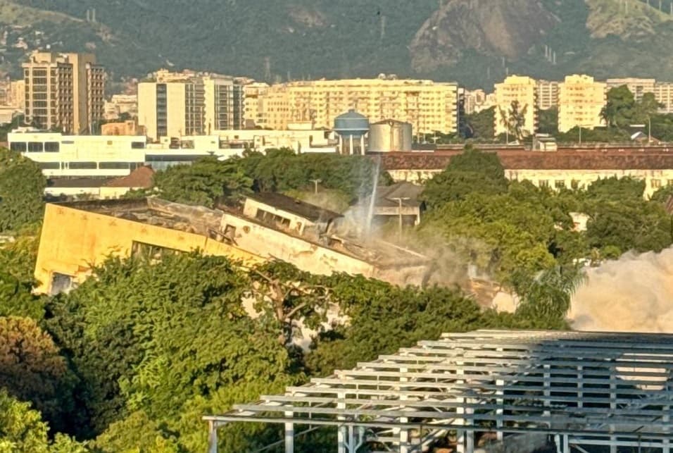 terreno próximo ao gasômetro é implodido e flamengo fica alerta
