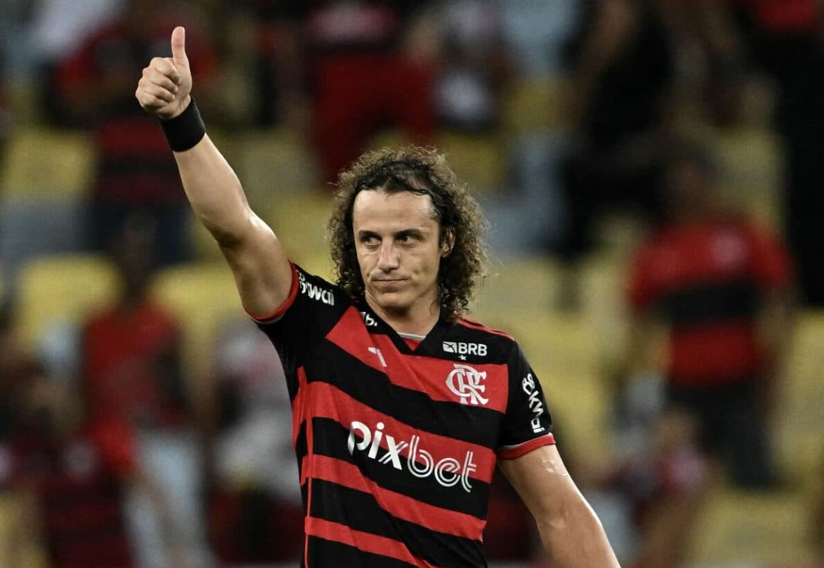 David Luiz em campo em Flamengo x Millonarios; time se classificou às oitavas na segunda colocação do grupo E