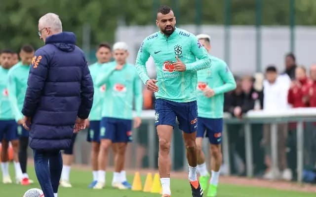 Torcedores brincam com Dorival Júnior, ex-técnico do Flamengo, sobre venda exorbitante de Fabrício Bruno