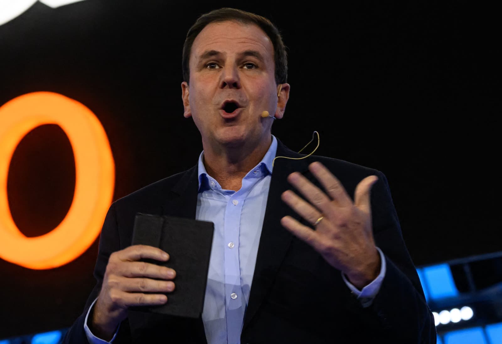 Eduardo Paes em evento no Rio de Janeiro; Prefeito vai desapropria terreno do Gasômetro por estádio do Flamengo