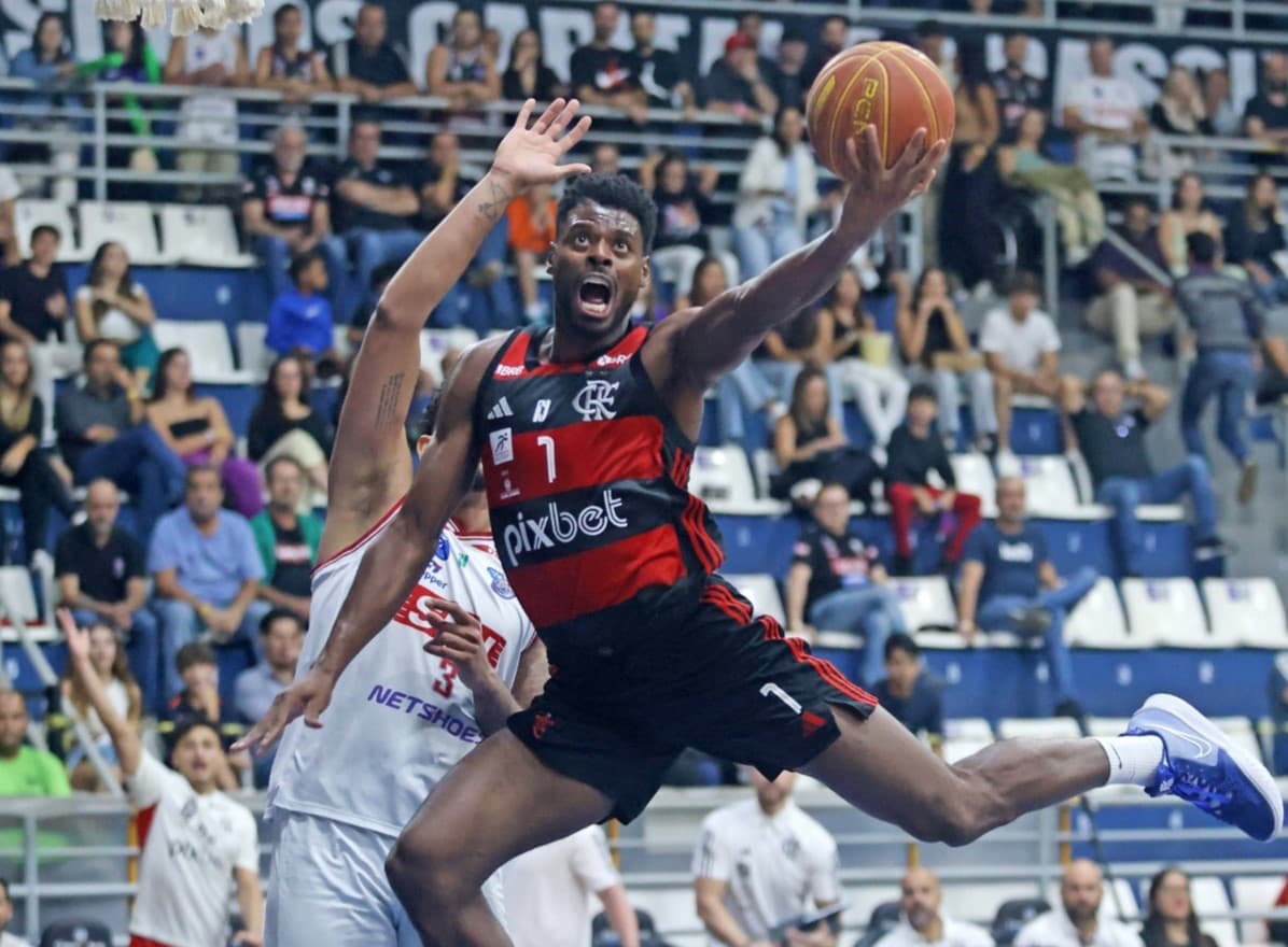 Lance do jogo entre Flamengo e Franca