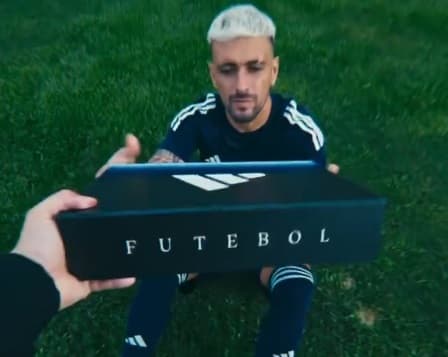 Arrascaeta entra para time de craques da Adidas