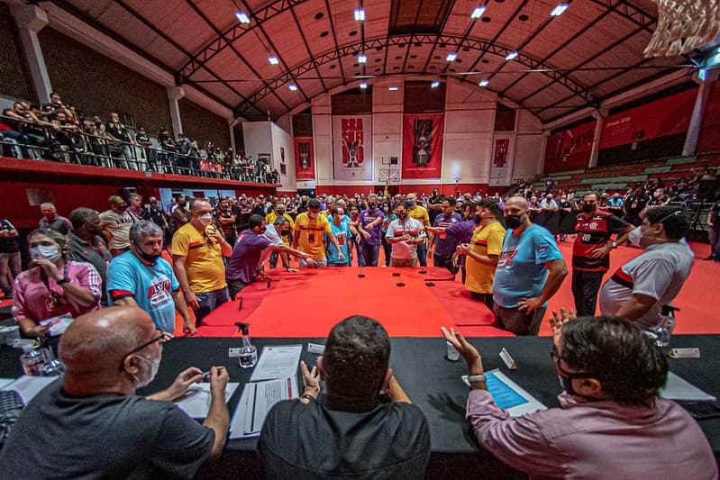 Foto do interior do Ginásio Hélio Maurício, durante a votação para presidente do flamengo em 2021