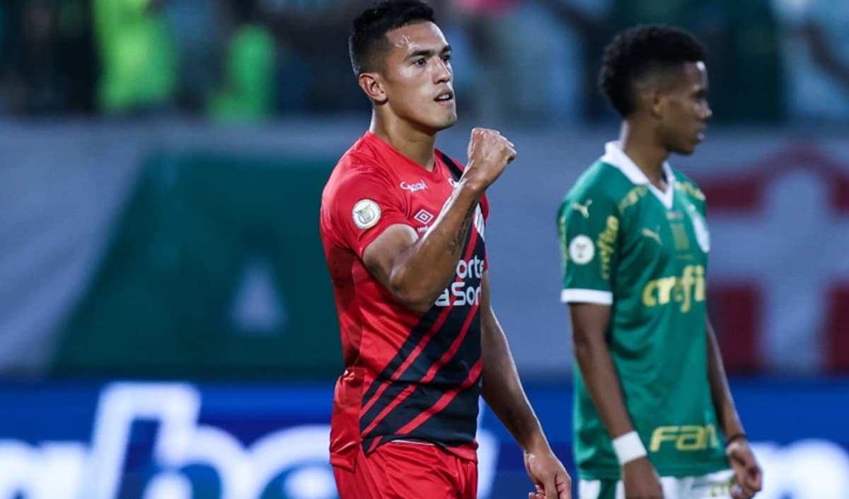 cuello vibra com gol contra o palmeiras atacante pode não enfrentar o flamengo