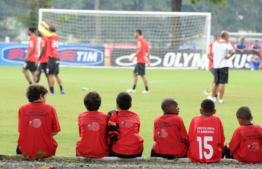Contrato dá a Time Forte exclusividade para administrar escolinhas no Brasil e América Latina e deve render mínimo de R$ 13 Mi ao Flamengo
