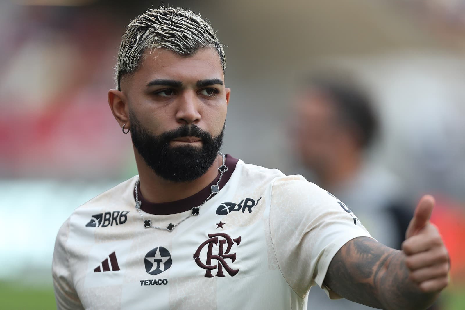 Gabigol faz o 'joia' em jogo do Flamengo; Cruzeiro se preocupa com concorrência, como do Santos, e quer pré-contrato com o atacante