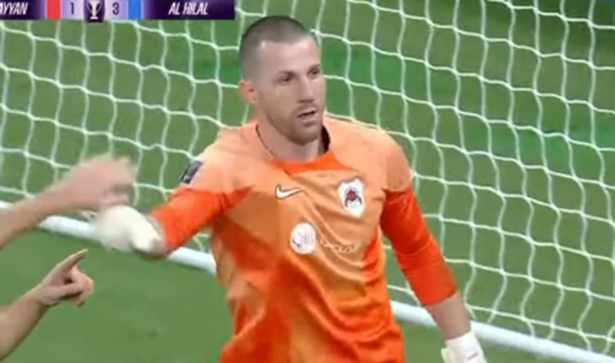 paulo victor ex flamengo defende pênalti em novo clube