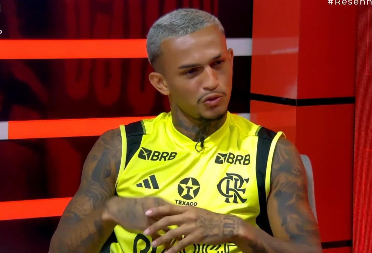 Wesley durante programa da FlaTV