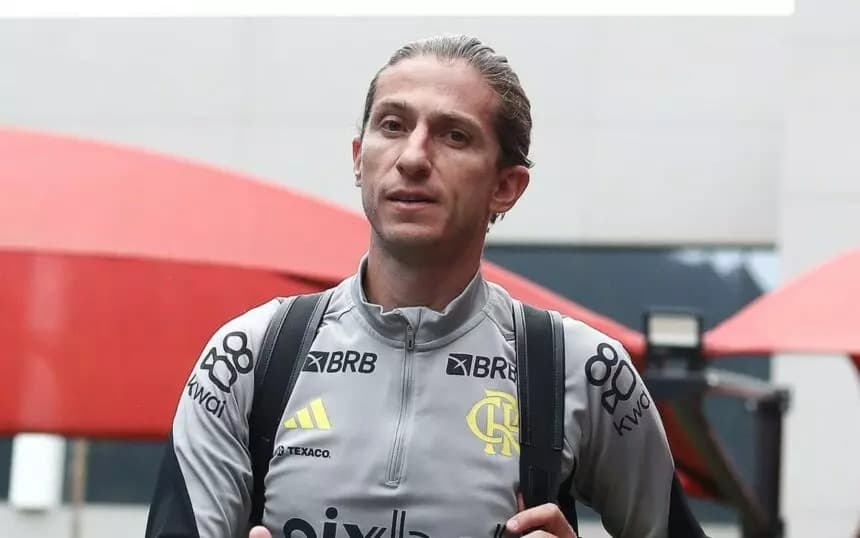 Filipe Luís em viagem do Flamengo; treinador comentou pré-temporada nos Estados Unidos