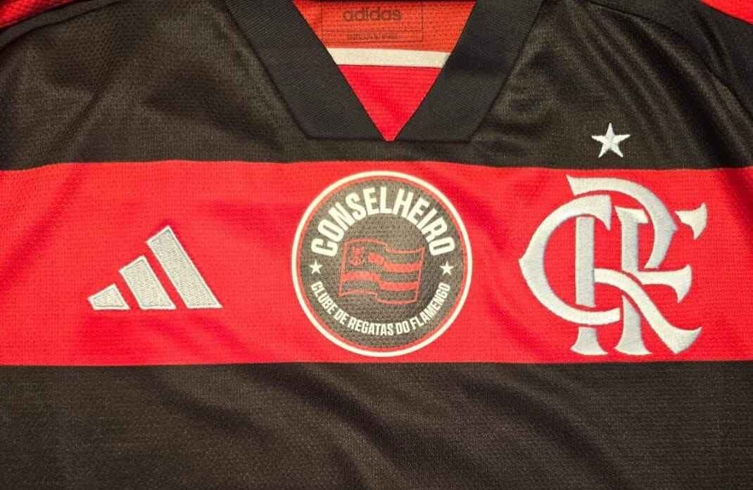 Manto do estádio entregue pela diretoria do Flamengo