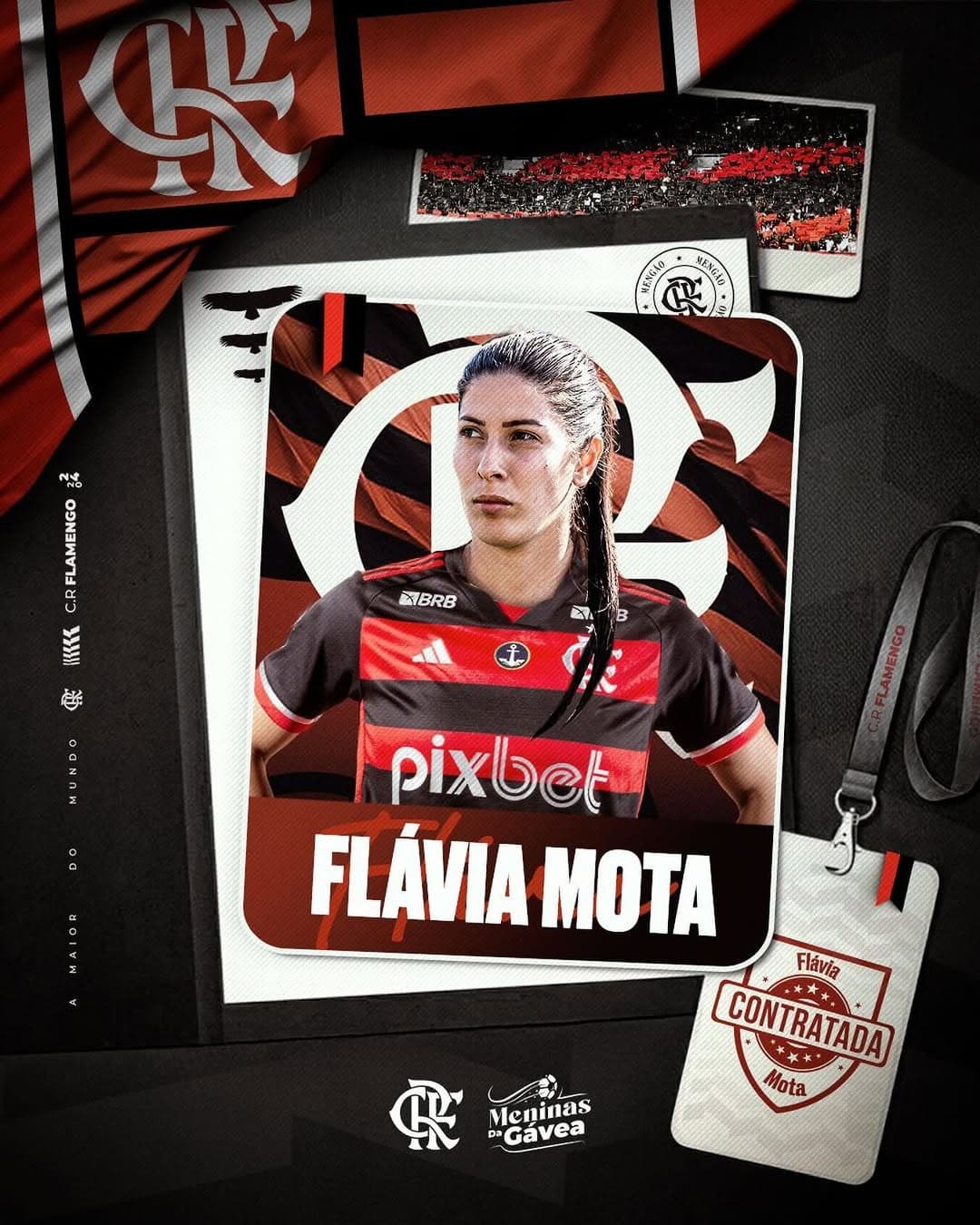 a arte de anúncio da jogadora tem a foto da atleta centralizada, ela está com a mãos na cintura, sem sorriso e olhando para cima