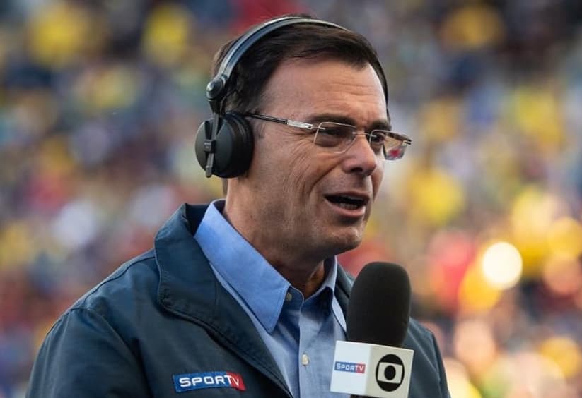 Tino Marcos durante reportagem esportiva pela TV Globo