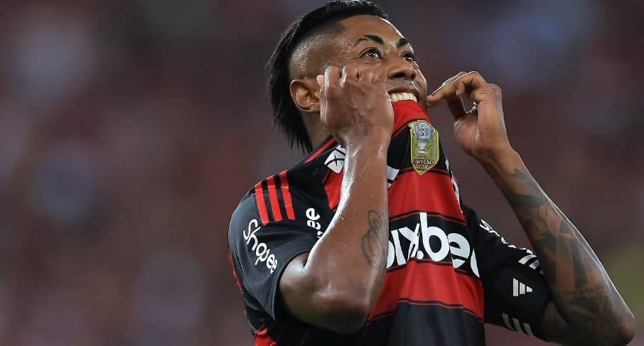 bruno henrique em jogo do flamengo contra o internacional
