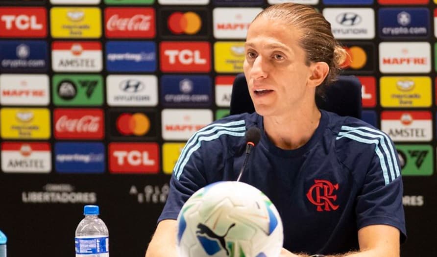 filipe luís em coletiva do flamengo contra central córdoba