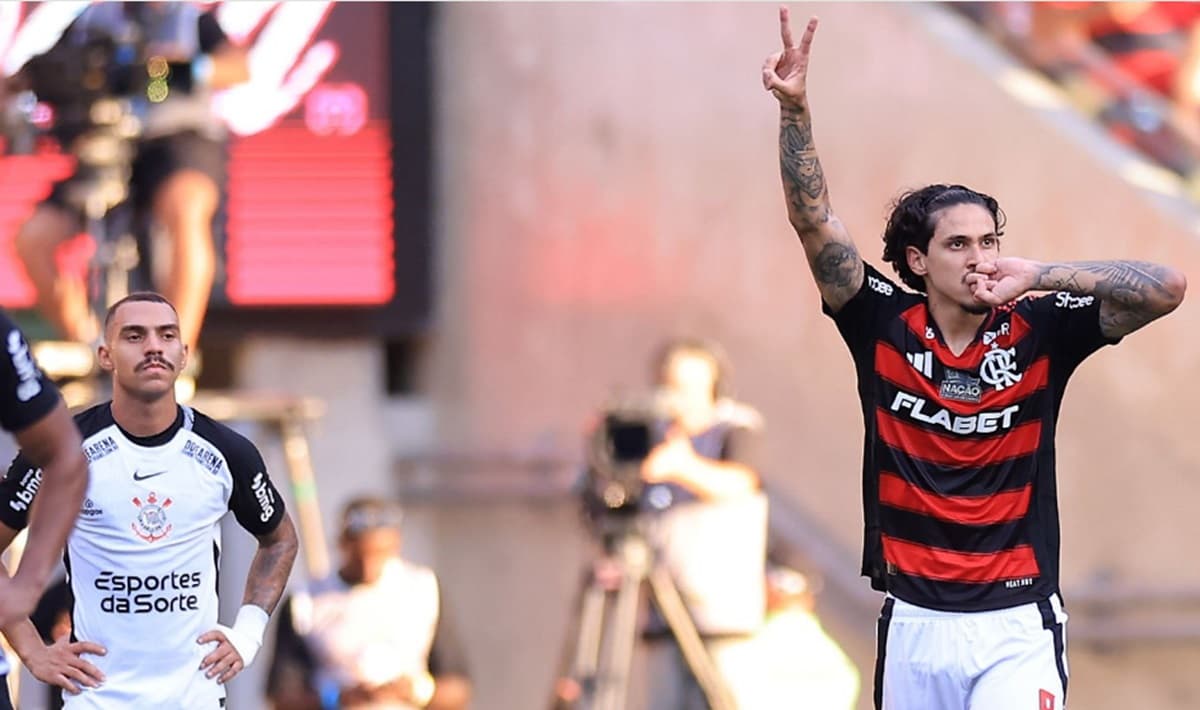 pedro comemora gol pelo flamengo em jogo contra o corinthians
