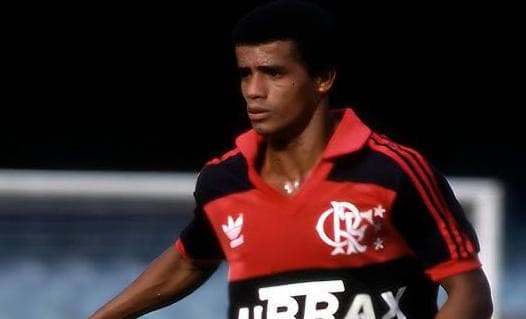 Sérgio Araújo em ação pelo Flamengo em 1988
