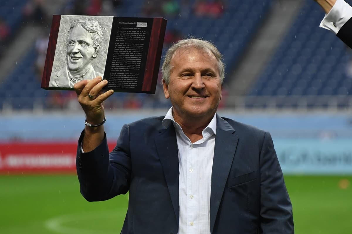 Zico celebra homenagem no Japão