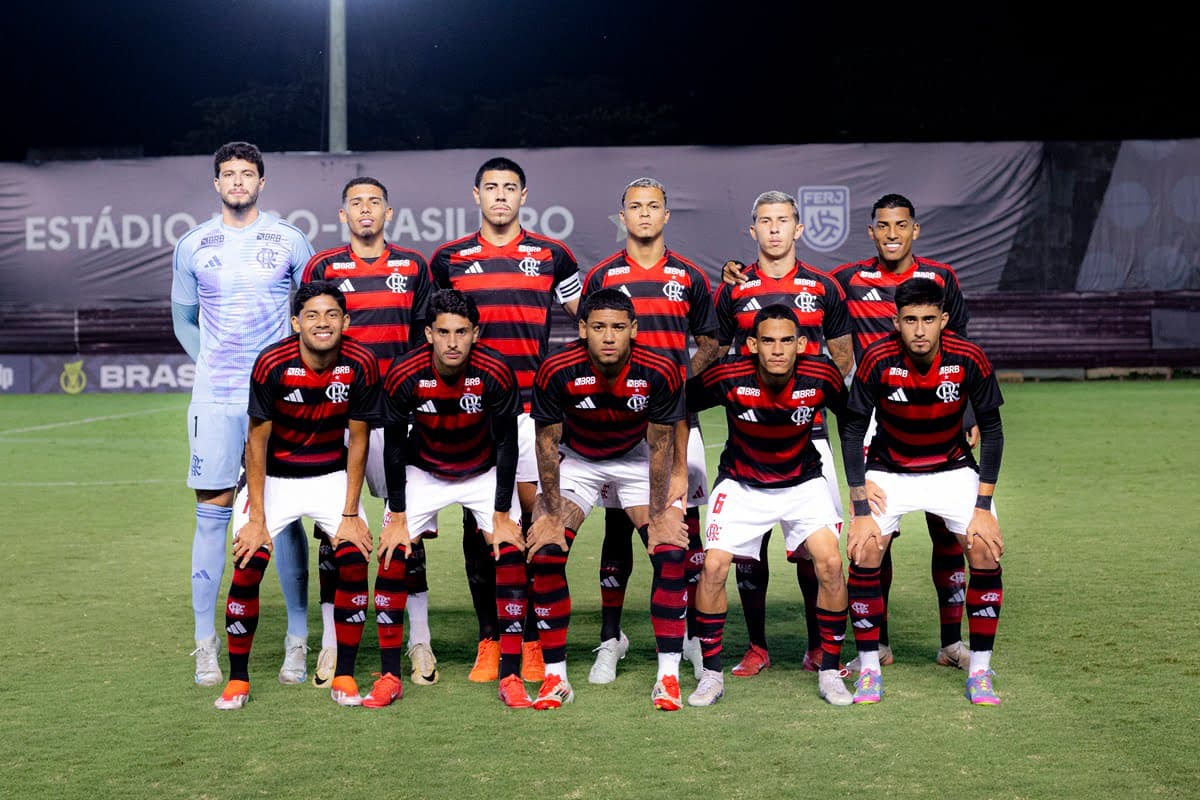Escalação do Flamengo que entrou em campo para enfrentar o Corinthians