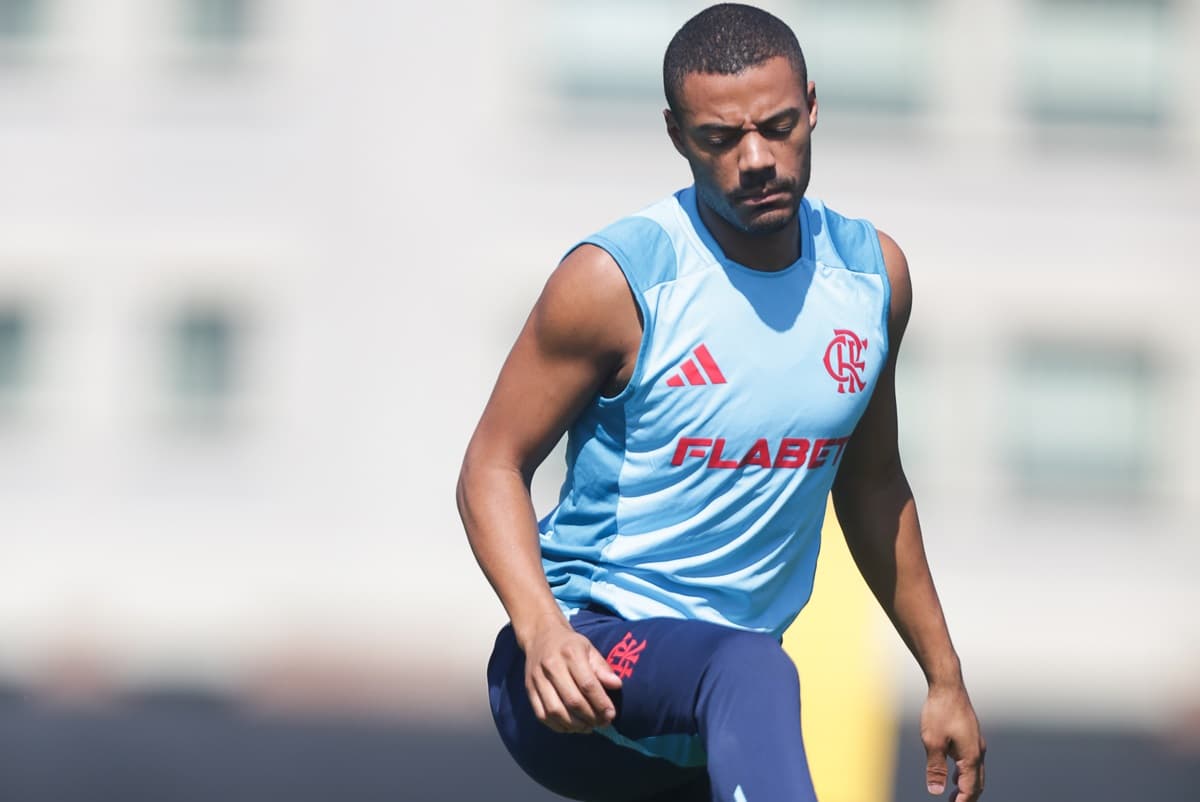 De la Cruz faz trabalho específico de recuperação em treino do Flamengo nos EUA