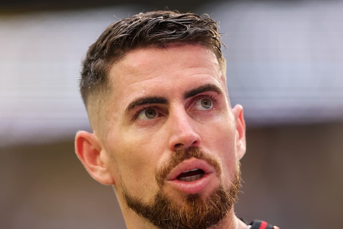 Jorginho fala durante jogo entre Flamengo e Bayern de Munique