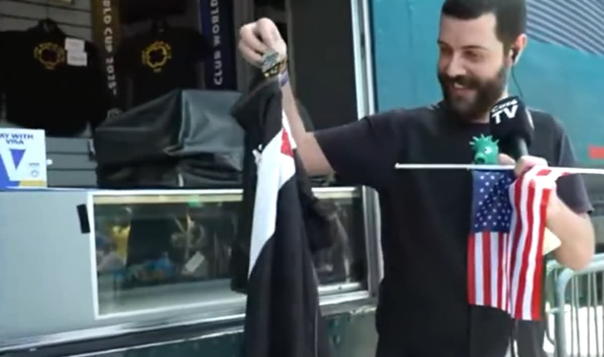 diogo defante brinca com casimiro com tema sobre camisa do vasco