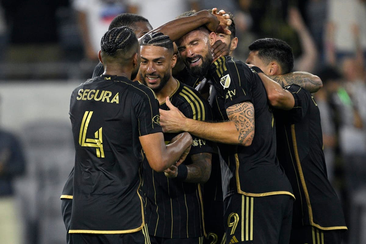 Equipe do LAFC comemora gol contra o América-MEX