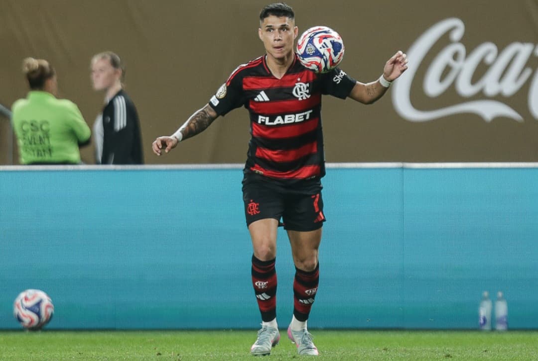 Luiz Araújo pelo Flamengo na Copa do Mundo de Clubes