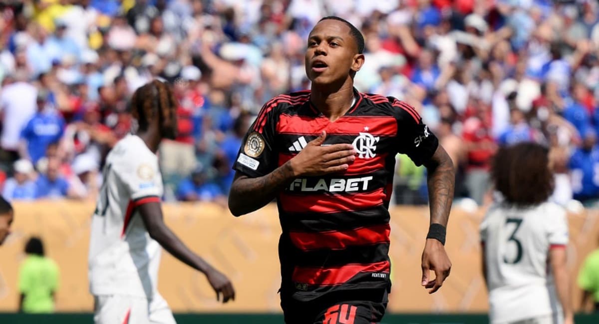 wallace yan comemora gol pelo flamengo contra o chelsea