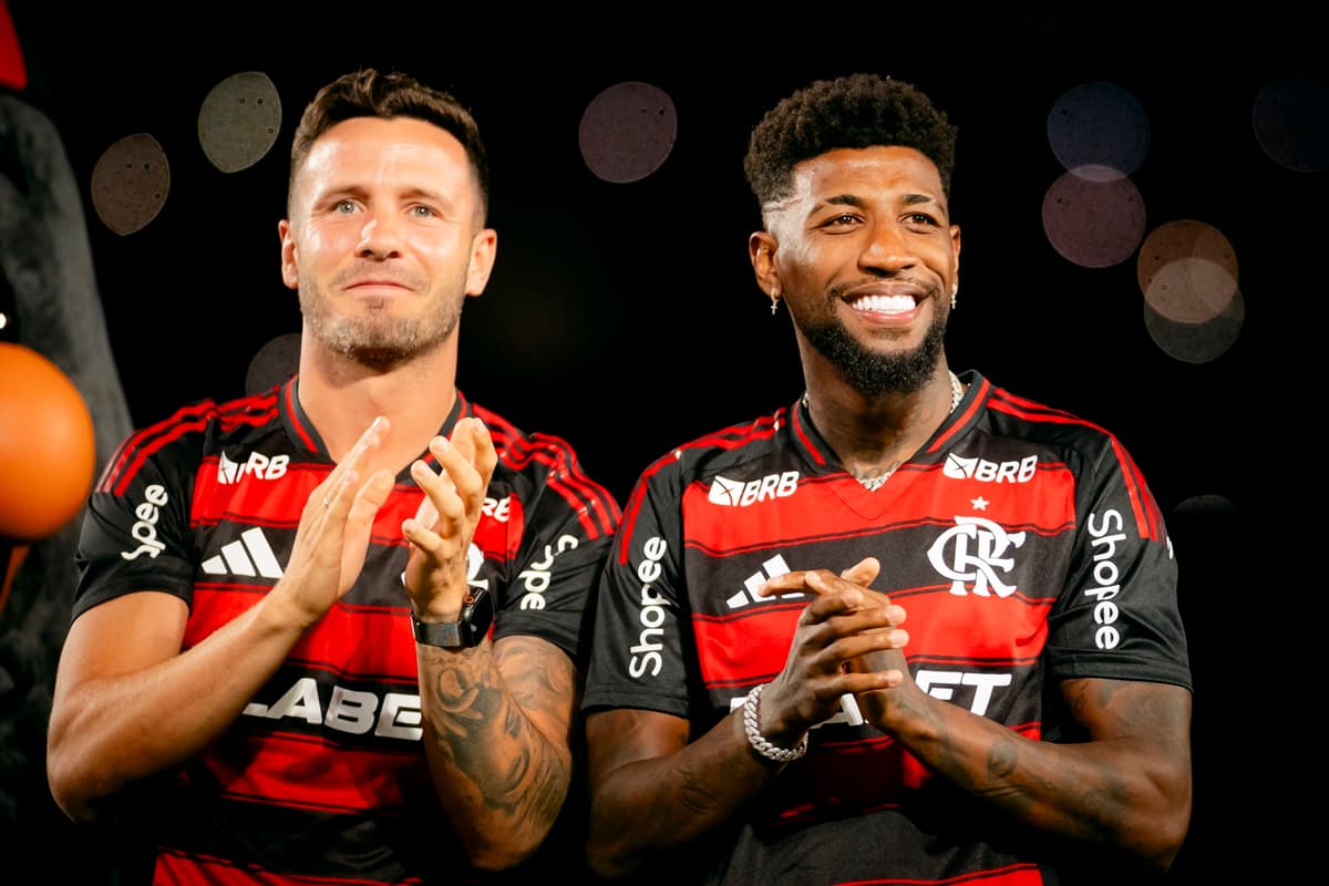 Saúl e Emerson Royal acenam para a Nação no Maracanã